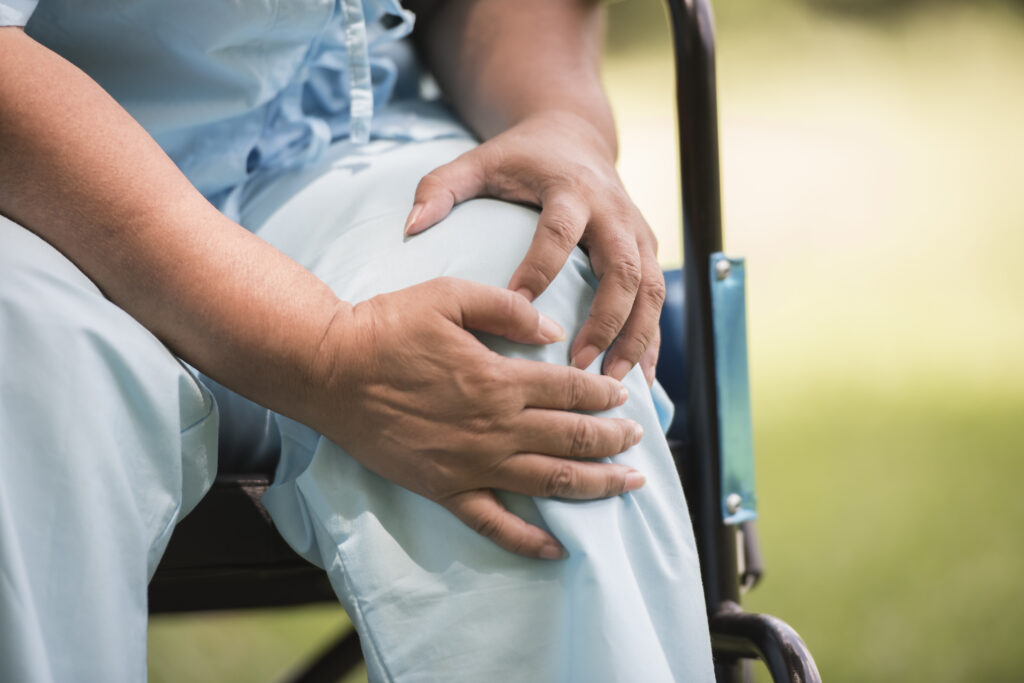 TCM for Knee Pain Relief: What to Expect During Treatment